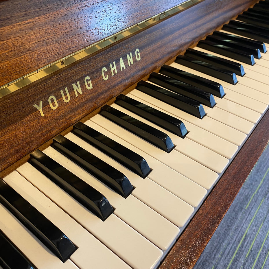 IK-2ND9968 - Pre-owned Young Chang U109 upright piano in satin mahogany Default title