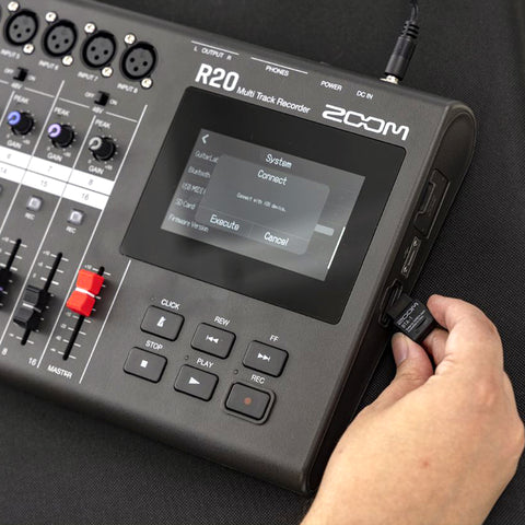 R20 - Zoom R20 recorder, interface, controller and sampler Default title