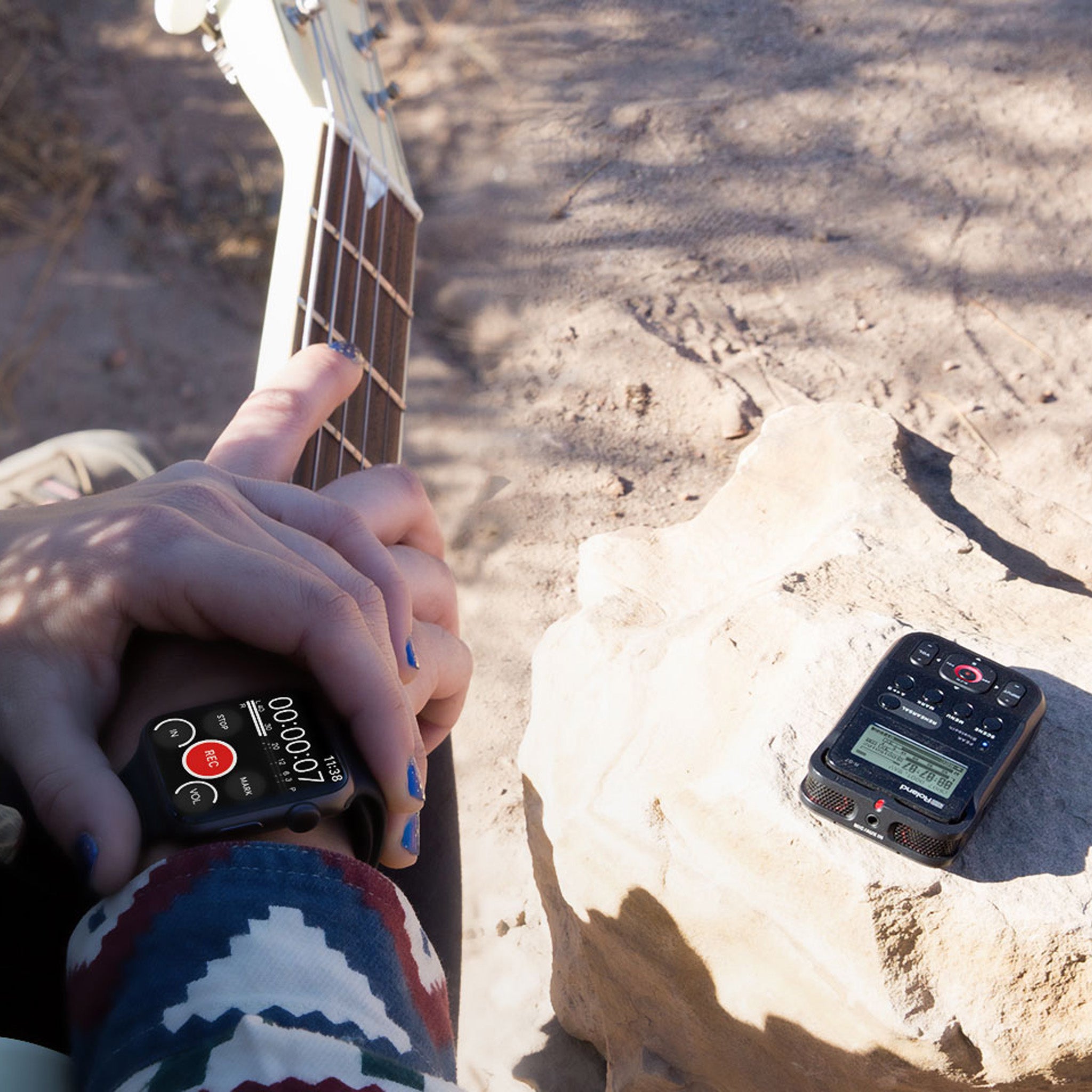 R-07-BK - Roland R-07 digital high resolution audio recorder A1