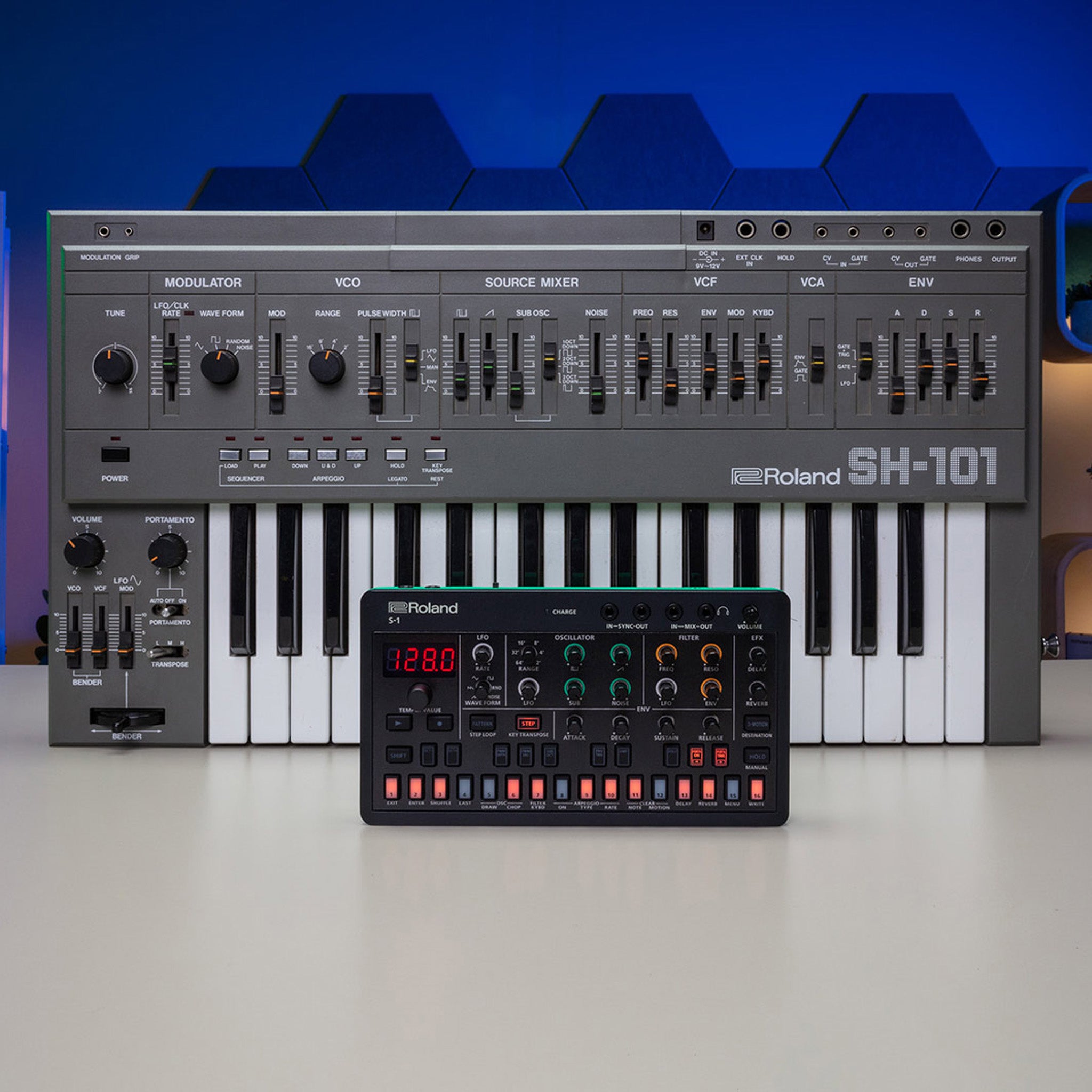 Roland AIRA Compact S-1 Tweak synthesizer | Chamberlain Music