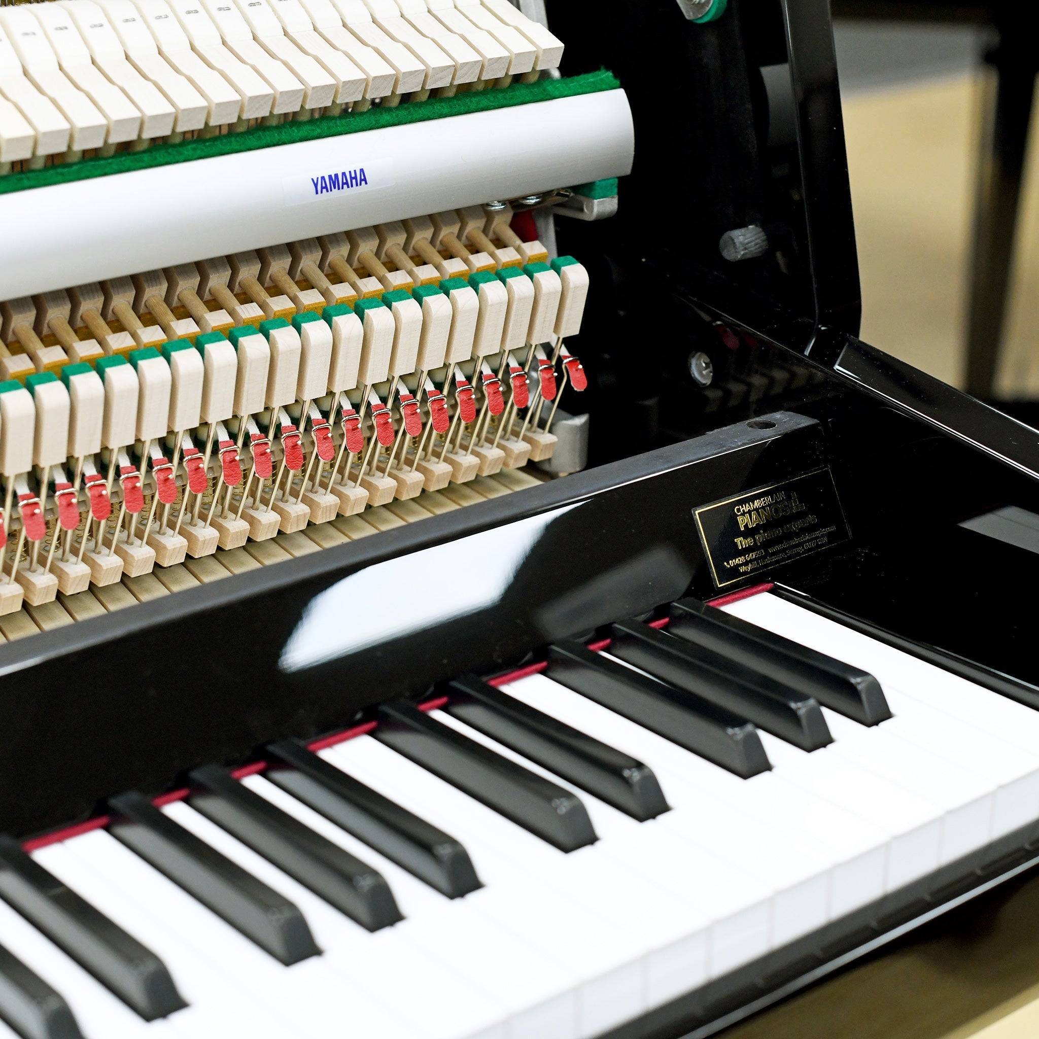 B1-PE,B1-PW,B1-PWH,B1-PEC,B1-PM - Yamaha b1 upright piano Polished Ebony / A1