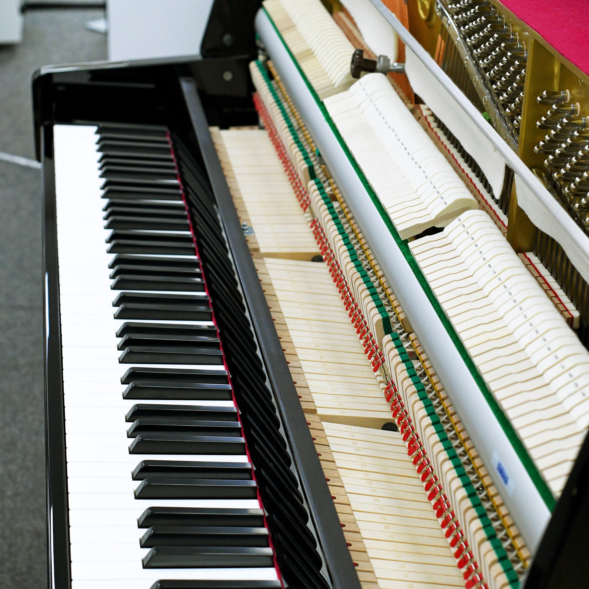 B1-PE,B1-PW,B1-PWH,B1-PEC,B1-PM - Yamaha b1 upright piano Polished Ebony / A1