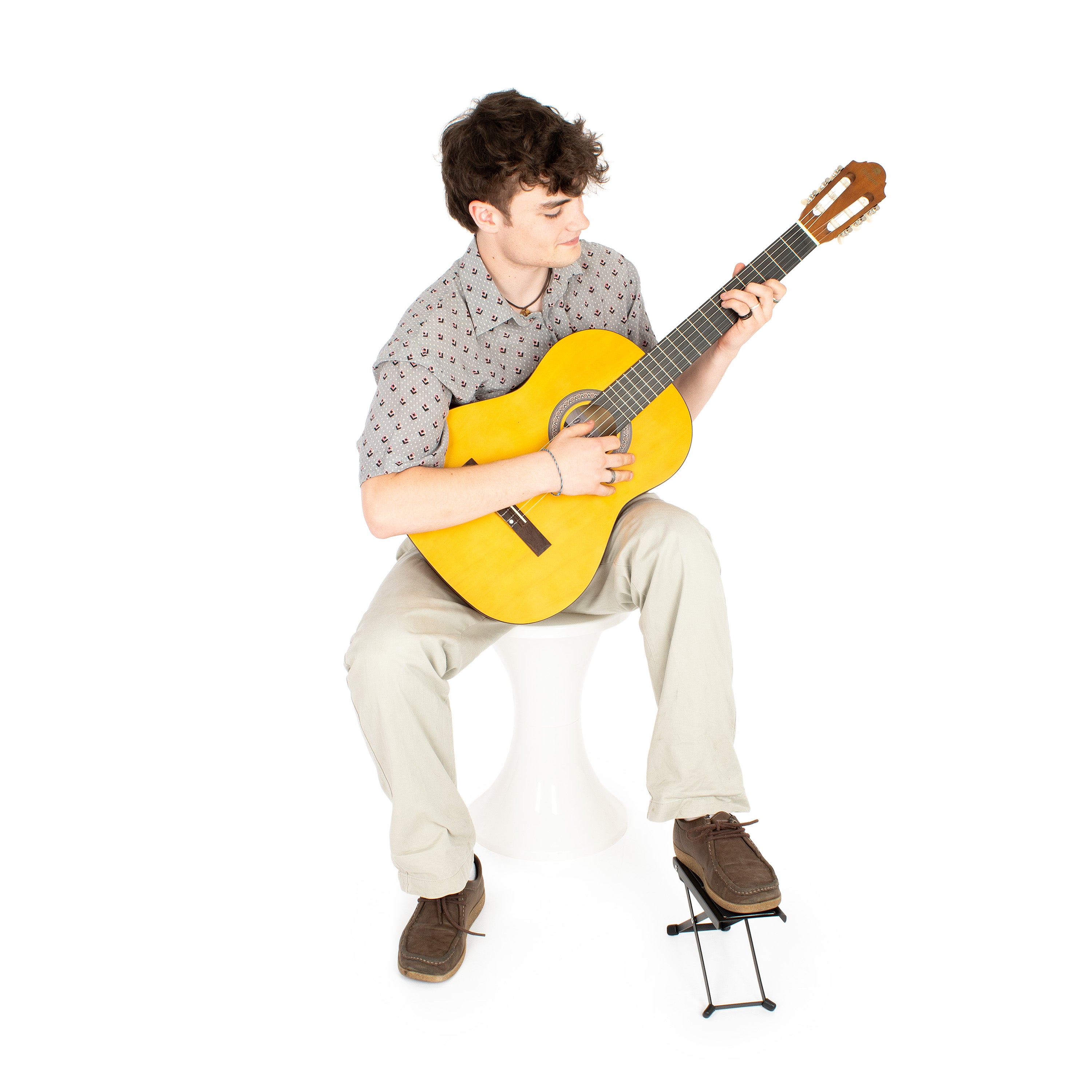 PP949 - Percussion Plus guitar foot stool A1