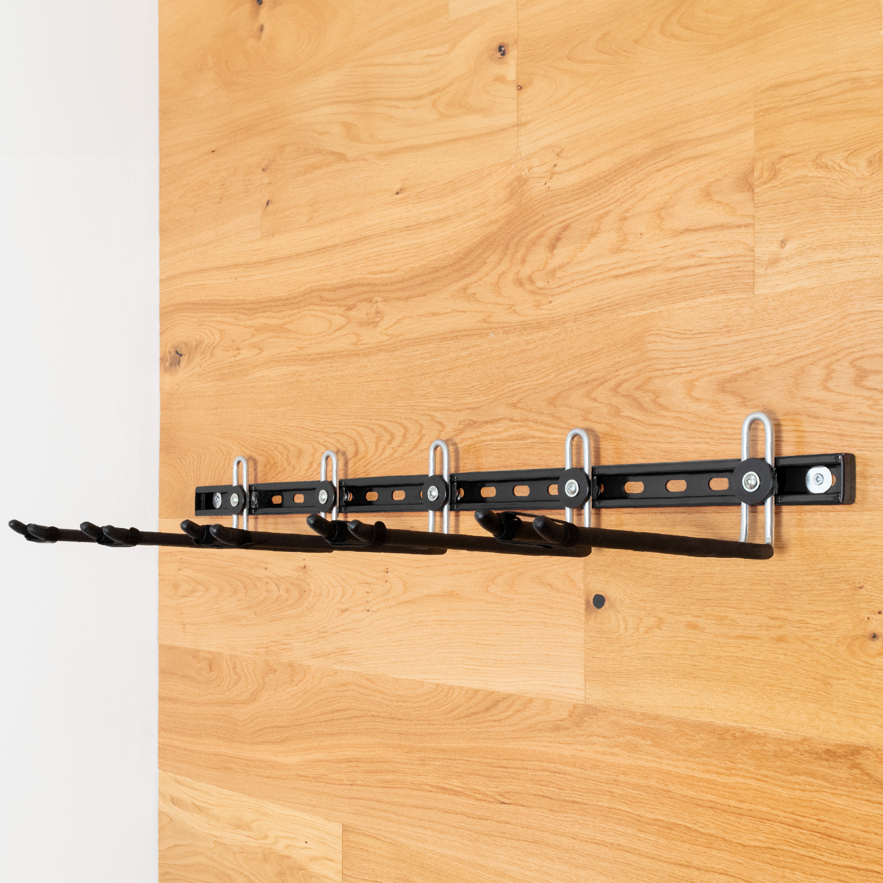 UKU-25-BK - Ukulele wall hanger for up to 25 ukuleles Black / A1