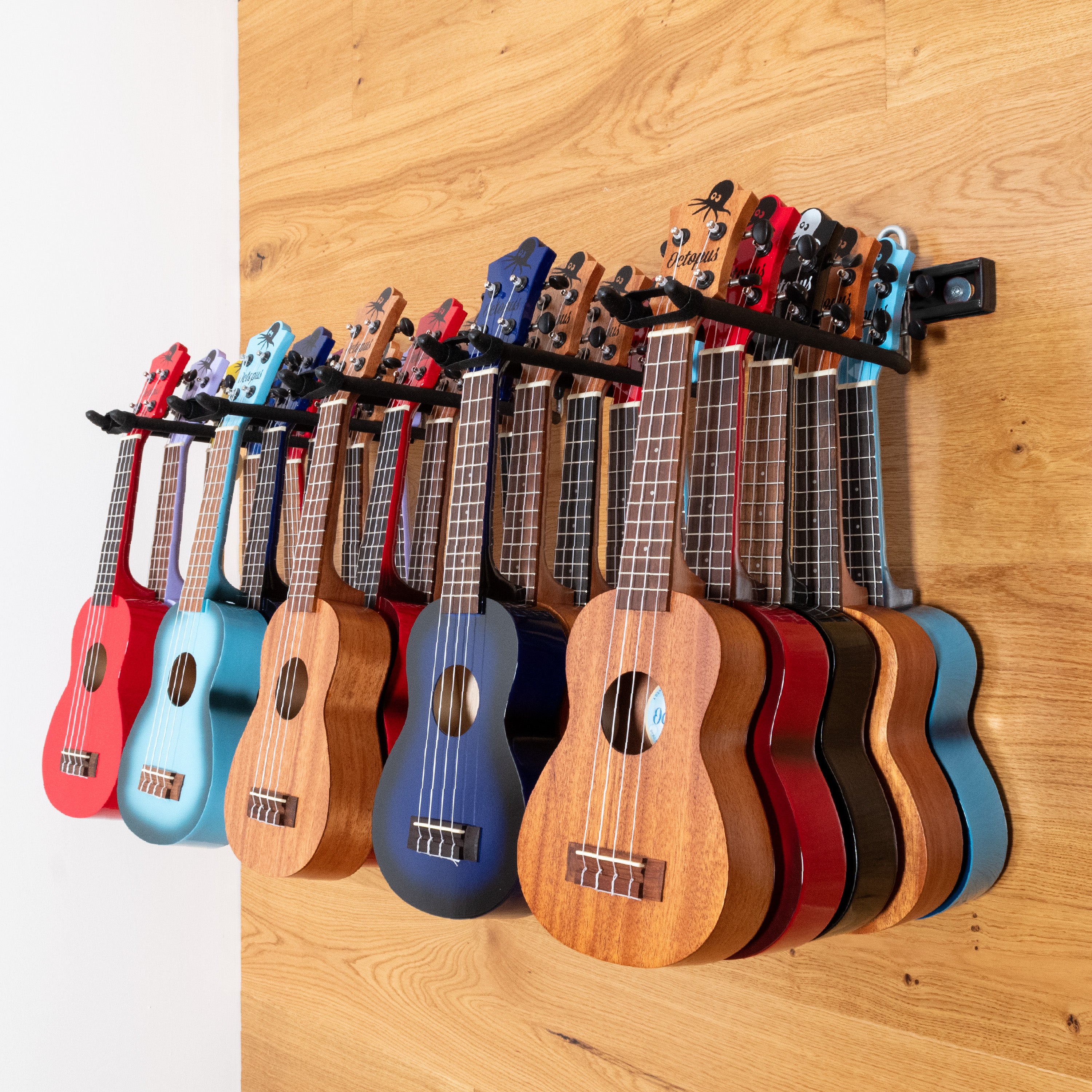 UKU-25-BK - Ukulele wall hanger for up to 25 ukuleles Black / A1