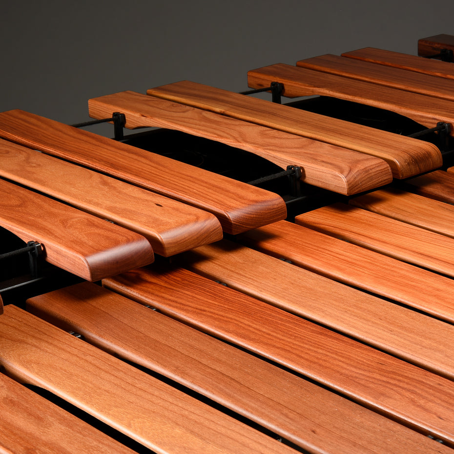 M650DB - Majestic Concert Black 5 octave marimba Padauk